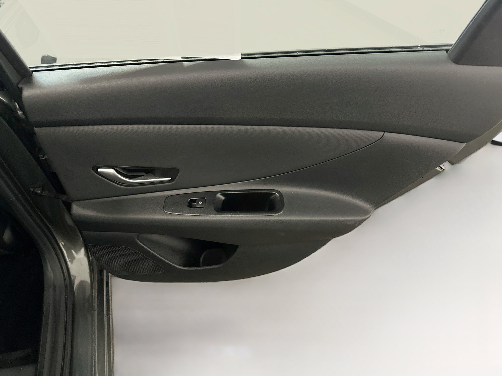Used 2025 Hyundai Elantra Limited FWD image 31