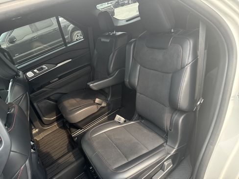 Used 2025 Ford Explorer ST AWD/4WD image 13