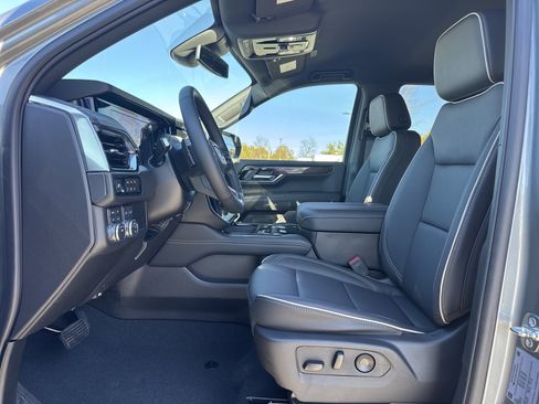 New 2026 GMC Yukon Elevation image 16