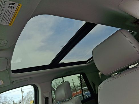 Used 2025 Ford Expedition Active image 15