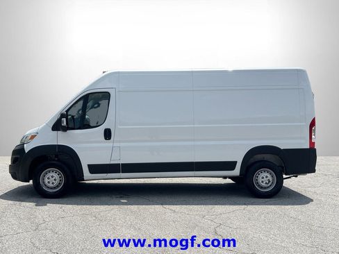 Used 2025 RAM ProMaster 2500 w/ Convenience Group FWD image 24