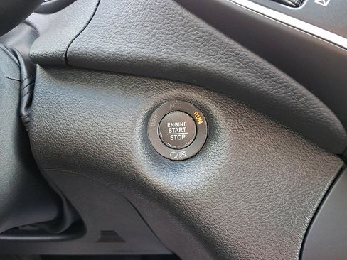 Used 2020 Jeep Cherokee Latitude Plus image 23