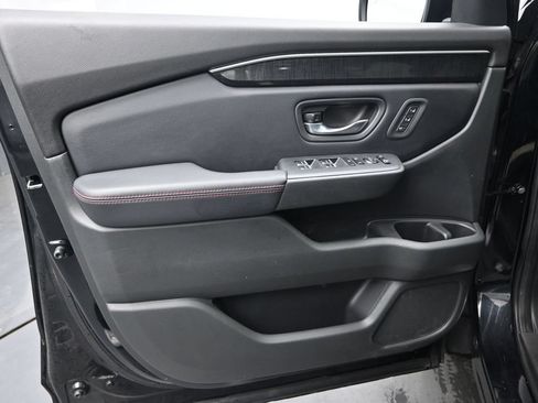 Used 2023 Honda Pilot Elite image 24