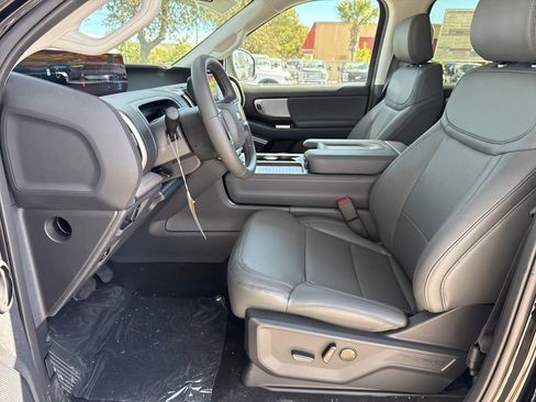 New 2026 Ford Expedition Active image 21