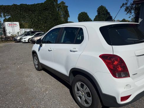 Used 2018 Chevrolet Trax LS image 7