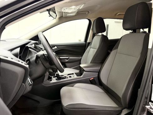 Used 2017 Ford Escape SE w/ Equipment Group 201A FWD image 13