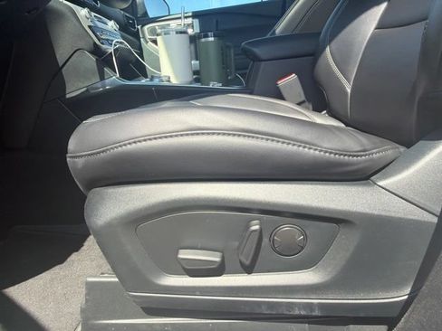 Used 2023 Ford Explorer XLT w/ Equipment Group 202A AWD/4WD image 9