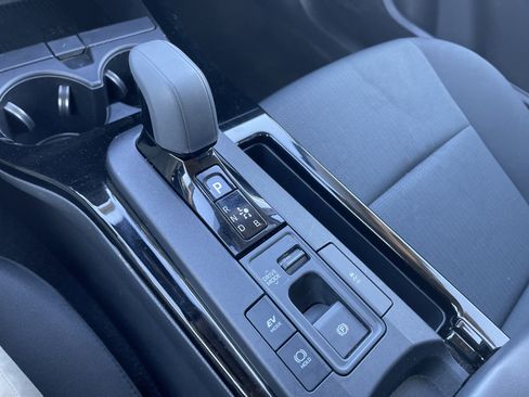 Used 2025 Toyota Prius LE image 26