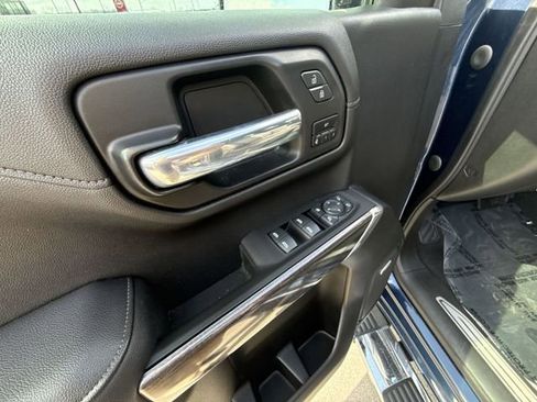 Used 2021 Chevrolet Silverado 1500 LTZ w/ Technology Package AWD/4WD image 13
