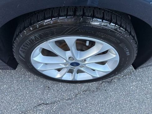 Used 2020 Ford Fusion SE image 5