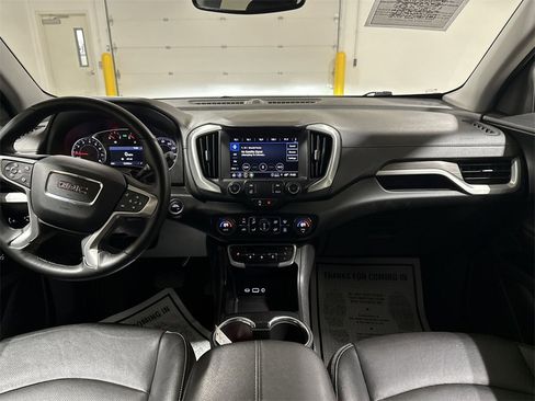 Used 2024 GMC Terrain SLT image 6