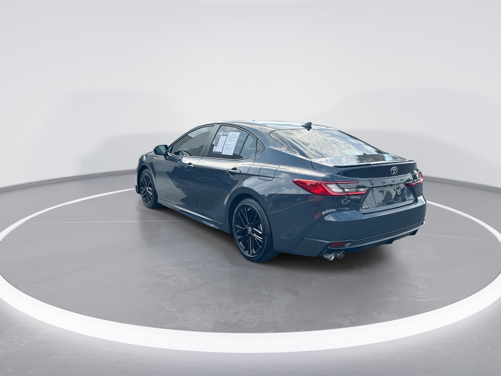 Used 2025 Toyota Camry SE FWD image 7