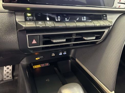 Certified 2025 Toyota Camry SE FWD image 24
