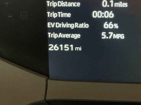Used 2025 Toyota Prius LE FWD image 25