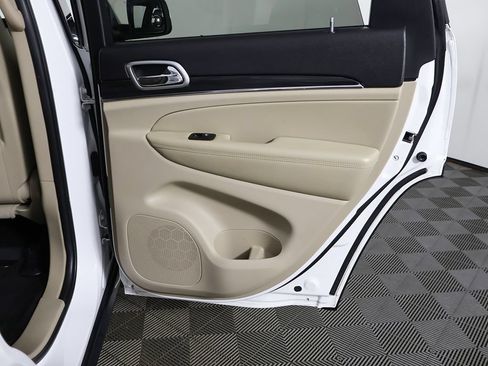 Used 2019 Jeep Grand Cherokee Limited AWD/4WD image 27