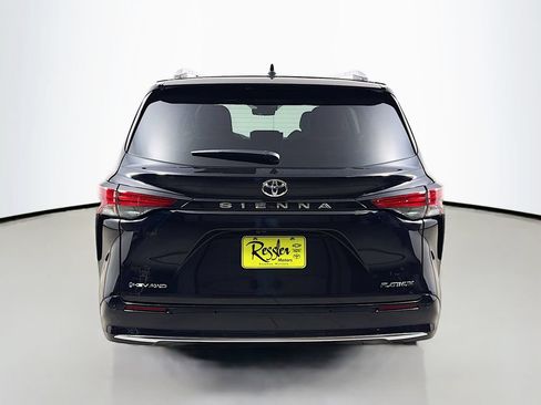 New 2026 Toyota Sienna Platinum AWD/4WD image 6
