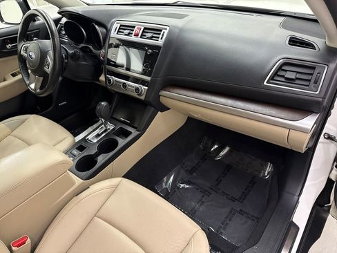 Used 2017 Subaru Outback 2.5i Limited image 23