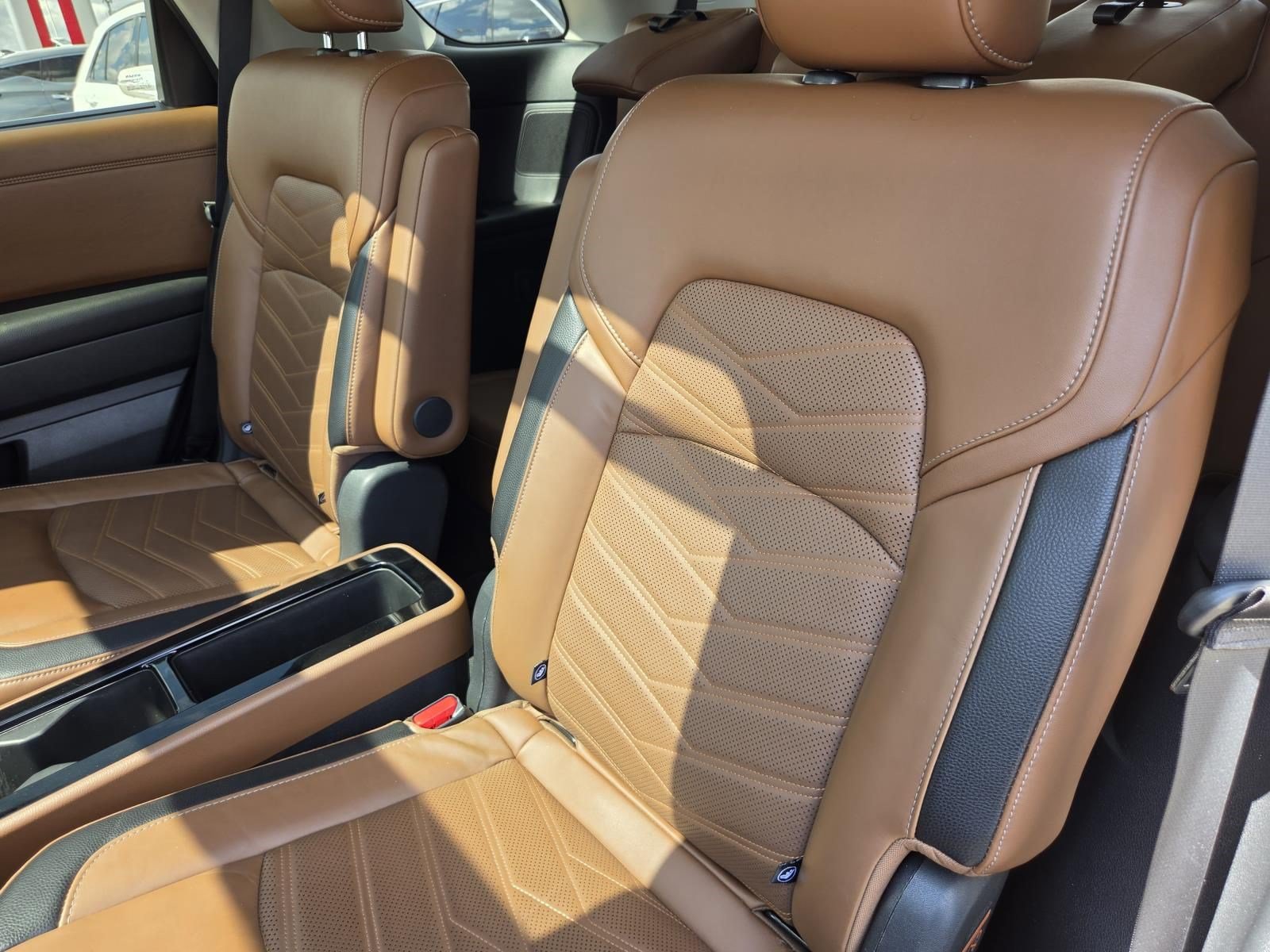 Used 2024 Nissan Pathfinder Platinum FWD image 19