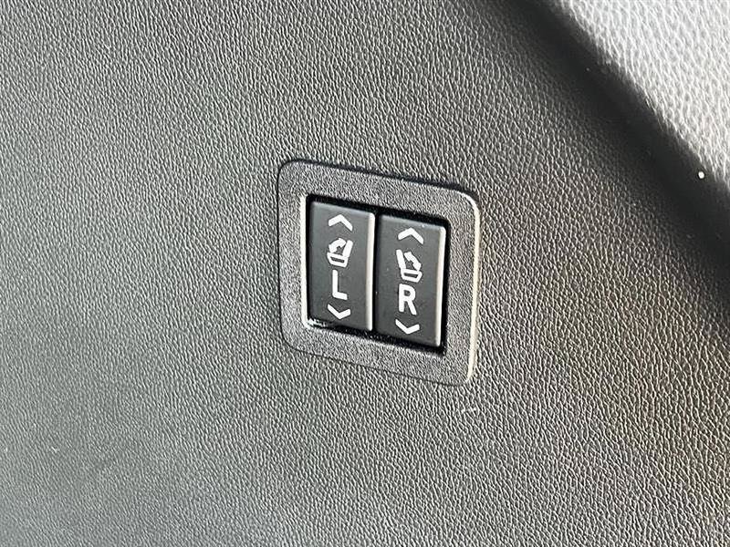 Used 2019 Buick Enclave Avenir w/ Avenir Technology Package FWD image 44