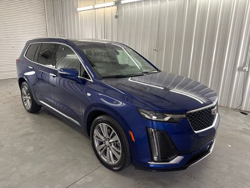 Certified 2025 Cadillac XT6 Premium Luxury FWD image 1