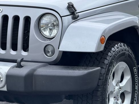 Used 2014 Jeep Wrangler Unlimited Sahara w/ Max Tow Package AWD/4WD image 9