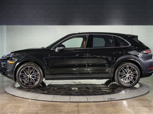 Certified 2026 Porsche Cayenne AWD/4WD image 2