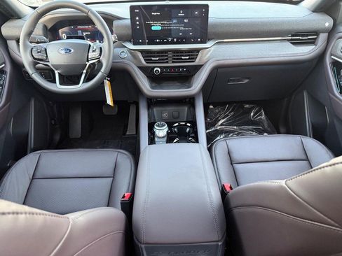 New 2026 Ford Explorer Platinum image 11