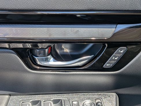 Used 2025 Honda CR-V EX-L image 13