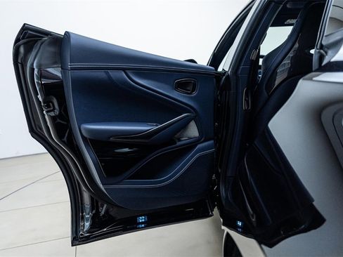 Used 2025 Aston Martin DBX 707 image 29