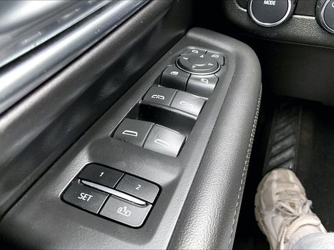 Used 2023 Chevrolet Suburban Premier AWD/4WD image 34