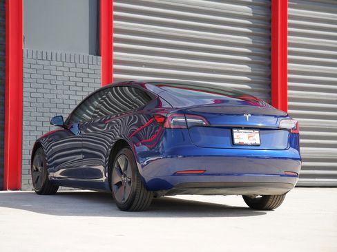 Used 2023 Tesla Model 3 Standard Range image 6