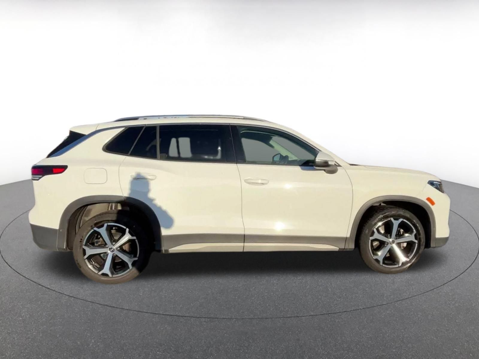 Used 2026 Volkswagen Tiguan SE AWD/4WD image 15