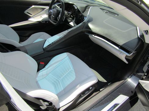 Used 2024 Chevrolet Corvette Stingray Premium Cpe w/ Z51 Performance Package RWD image 13