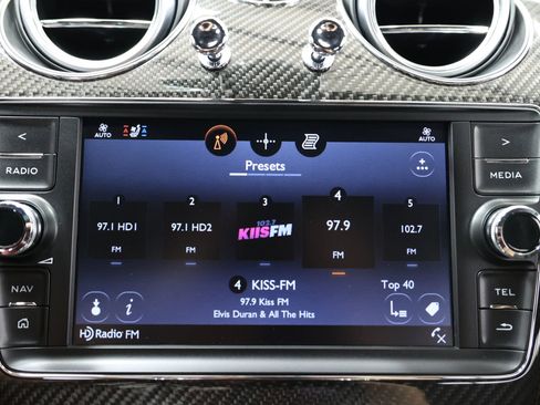 Used 2019 Bentley Bentayga image 33