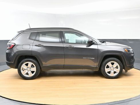 Used 2022 Jeep Compass Latitude image 8