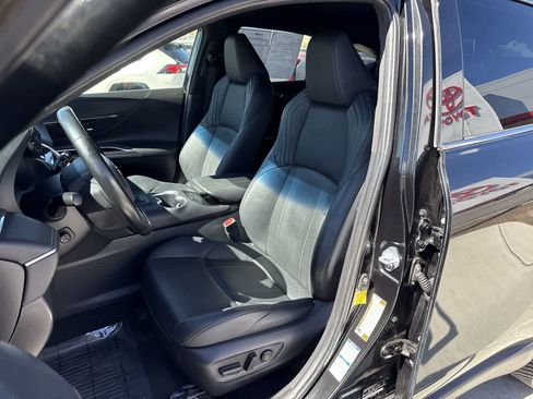 Used 2021 Toyota Venza Limited w/ Advanced Technology Package image 12