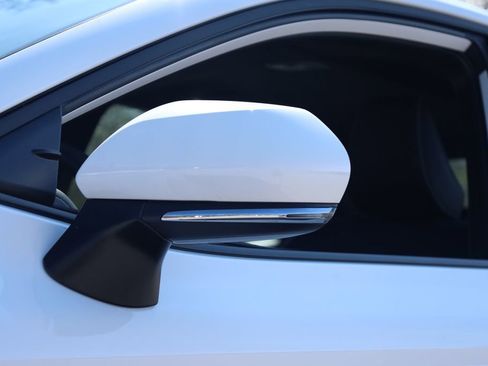 Used 2025 Toyota Camry SE w/ Convenience Package image 17