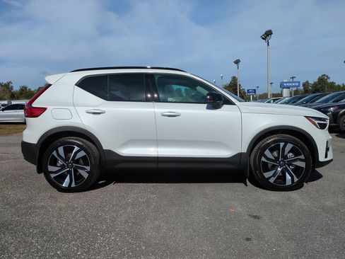 New 2026 Volvo XC40 B5 Ultra w/ Protection Package Premier image 3