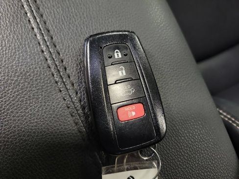 Used 2020 Toyota RAV4 XLE Premium FWD image 18