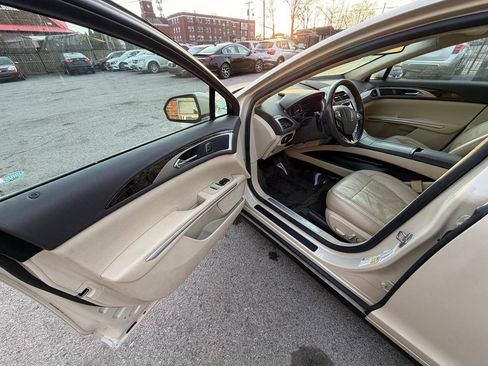 Used 2015 Lincoln MKZ Hybrid w/ Equipment Group 202A Reserve FWD image 10