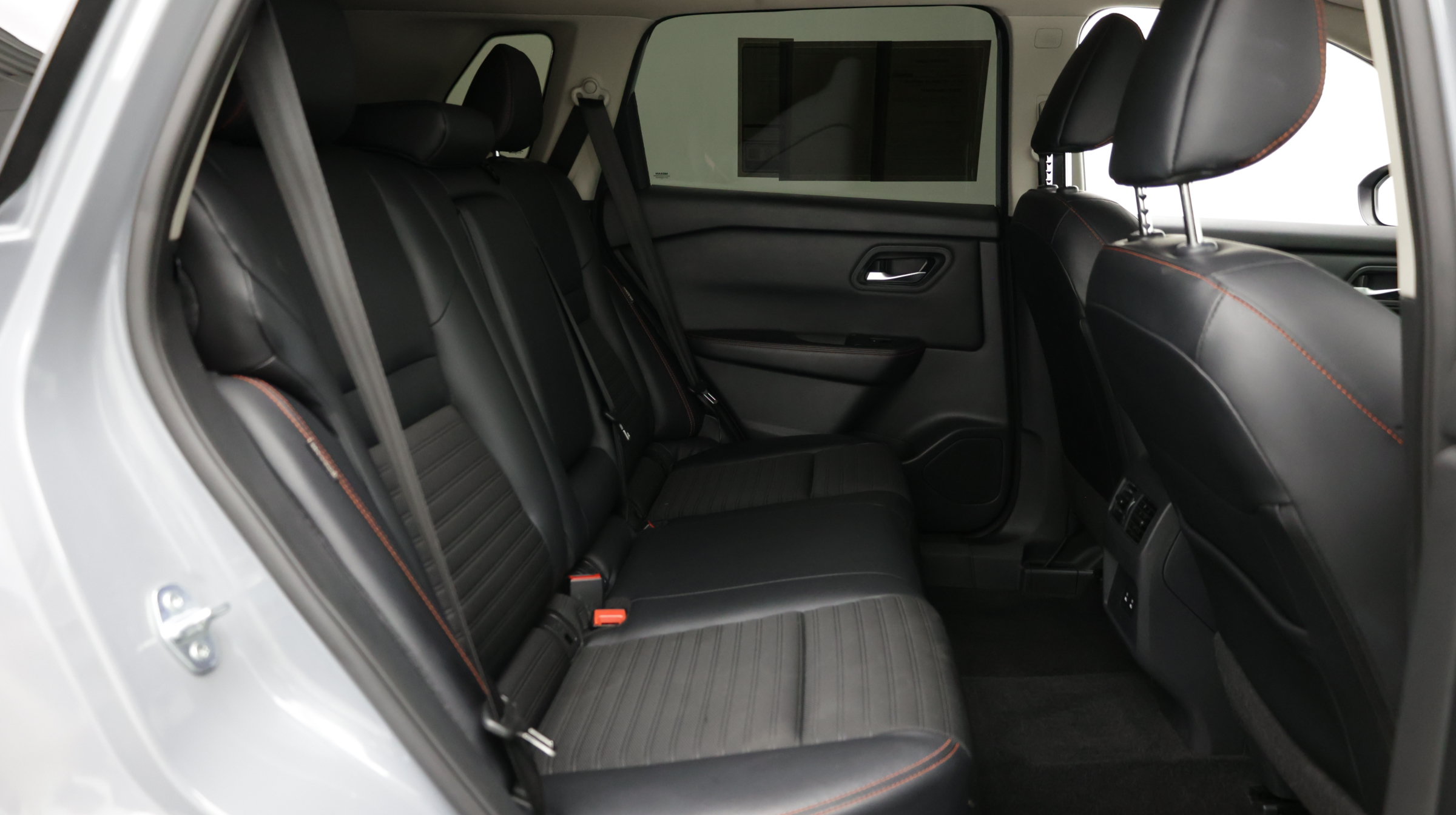 Used 2025 Nissan Rogue SV AWD/4WD image 40