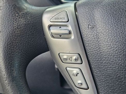 Used 2018 Nissan Versa SV FWD image 10