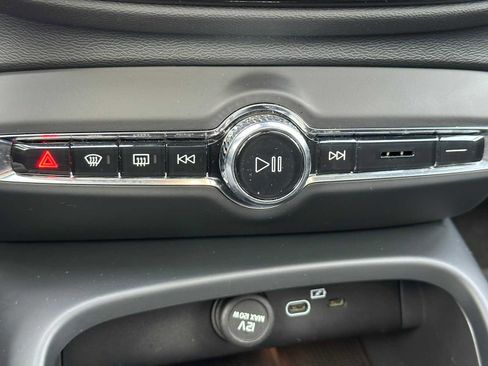 Certified 2023 Volvo XC40 Recharge Ultimate w/ Protection Package Premier image 28