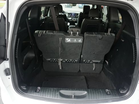 Used 2019 Chrysler Pacifica Touring-L Plus FWD image 19