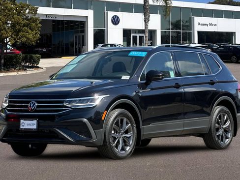 Used 2023 Volkswagen Tiguan SE w/ Panoramic Sunroof Package AWD/4WD image 8