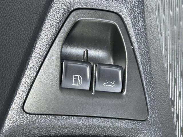 Used 2024 Volkswagen Jetta SE FWD image 12