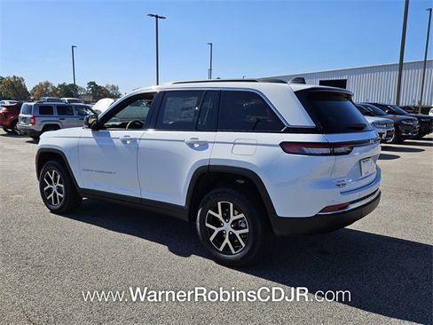 New 2025 Jeep Grand Cherokee Limited image 9