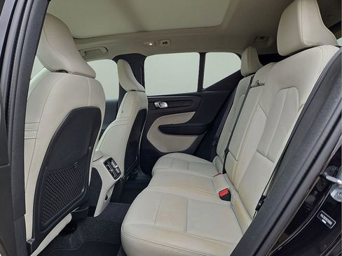 Used 2024 Volvo XC40 B5 Plus AWD/4WD image 15