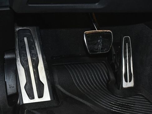 Used 2024 BMW X4 M40i w/ Premium Package image 17