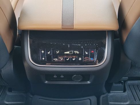 Used 2025 Nissan Armada Platinum Reserve w/ Convenience Package AWD/4WD image 21